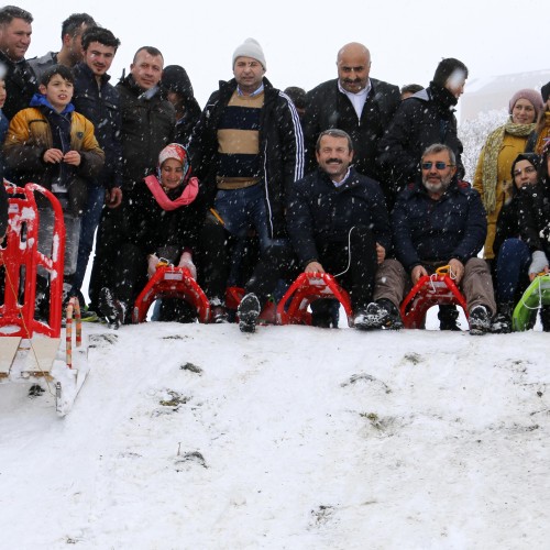 Akkuş'ta Kar Festivali Renkli Görüntülere Sahne Oldu
