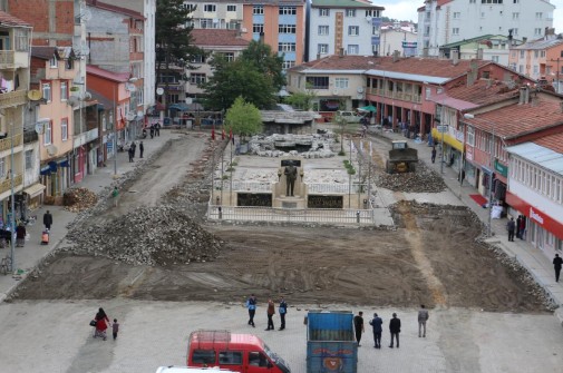 Akkuş Kent Meydanı Çalışmaları Başladı